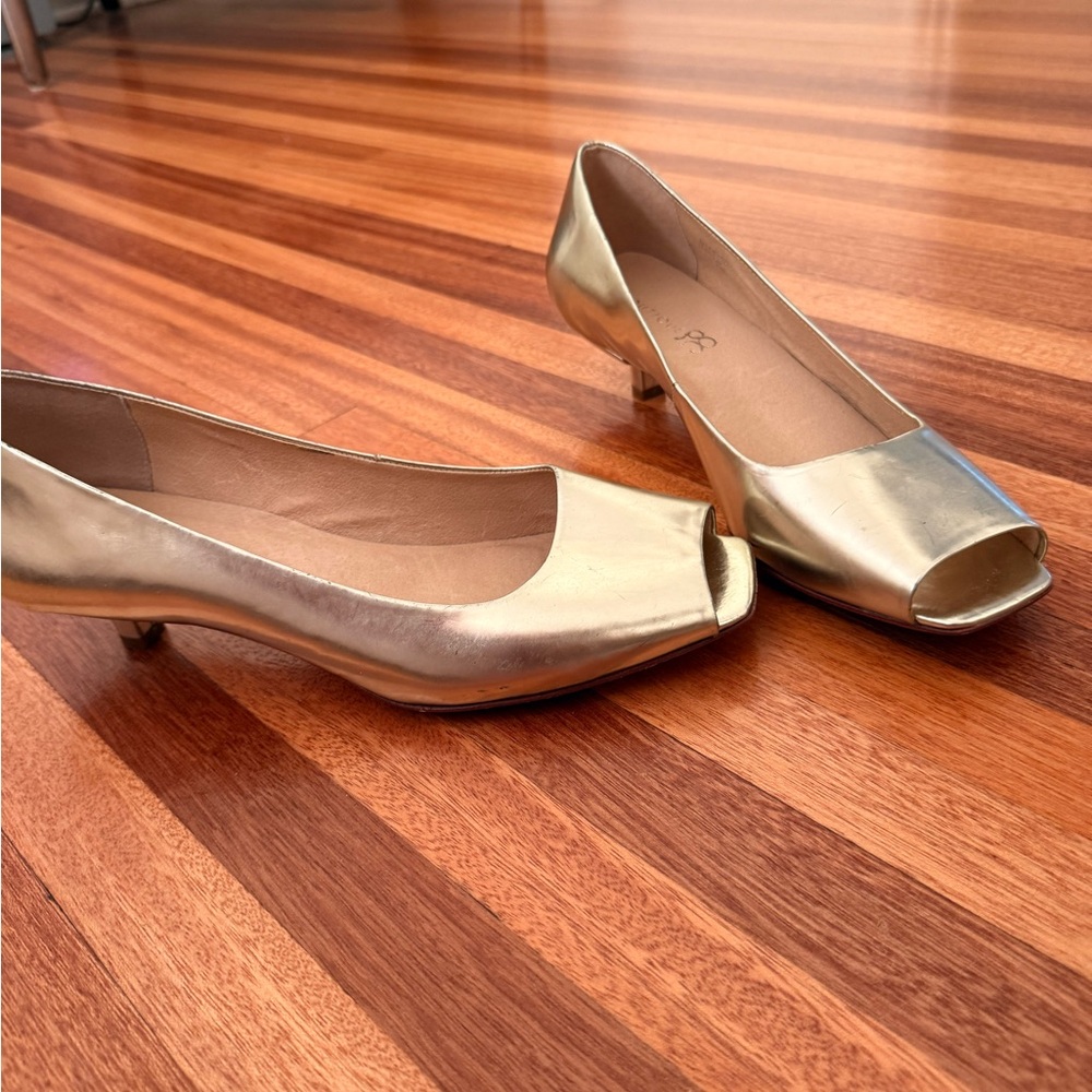 Elegant Gold Peep-Toe Kitten Heels